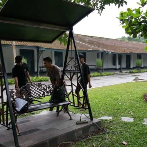 gazebo-kursi-mangkunegaran-8