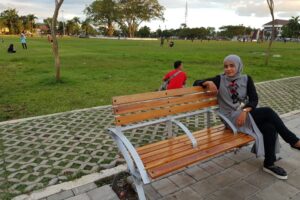 kursi-alun-alun-purworejo-2 kursi-alun-alun-purworejo-2