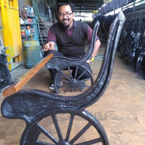 kursi-taman-villa-edensor-hills-bogor-6 kursi-taman-villa-edensor-hills-bogor-6