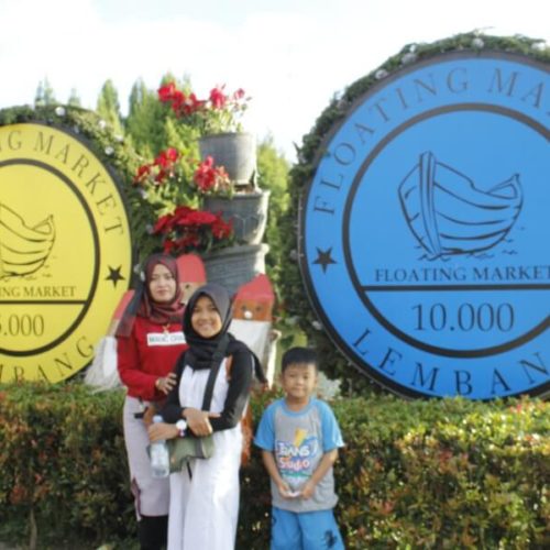papan-nama-floating-market-bandung-1