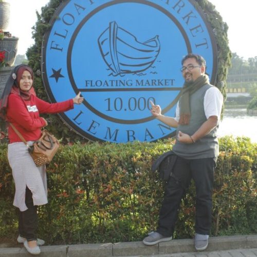 papan-nama-floating-market-bandung-2
