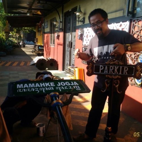 papan-nama-mamahke-jogja-7