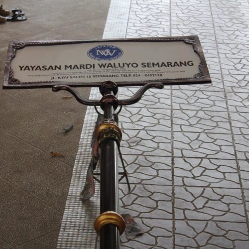 papan-nama-mardi-waluyo-3