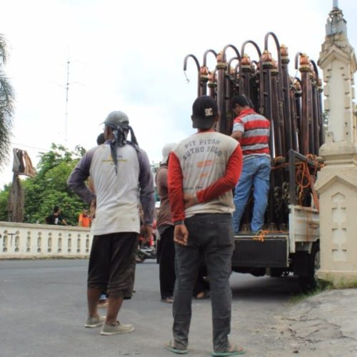 proyek-tiang-lampu-kalipep-1