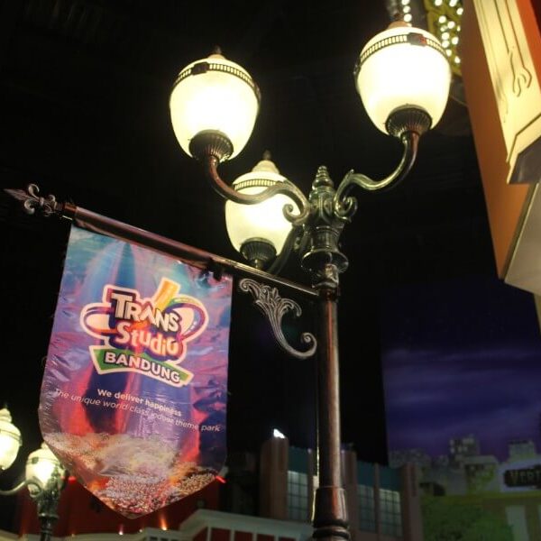 tiang-lampu-trans-studio-bandung-9