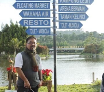 Tiang penunjuk arah floating market lembang 3
