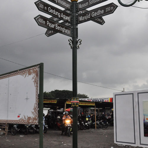 tiang-penunjuk-arah-jogja-1