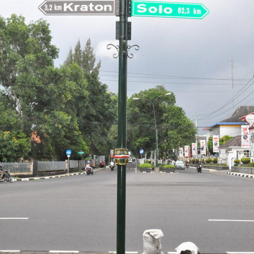 tiang-penunjuk-arah-jogja-12