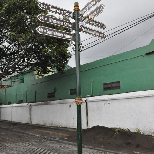 tiang-penunjuk-arah-jogja-4
