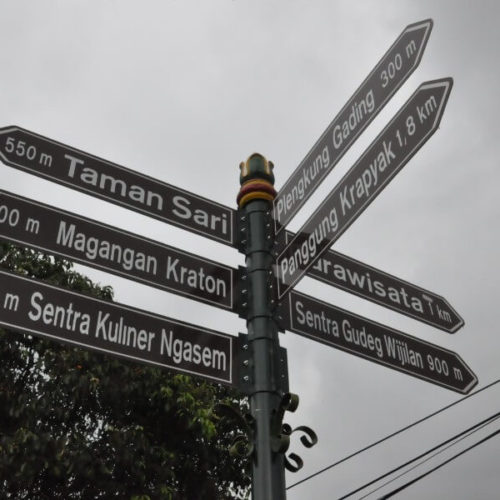 tiang-penunjuk-arah-jogja-6