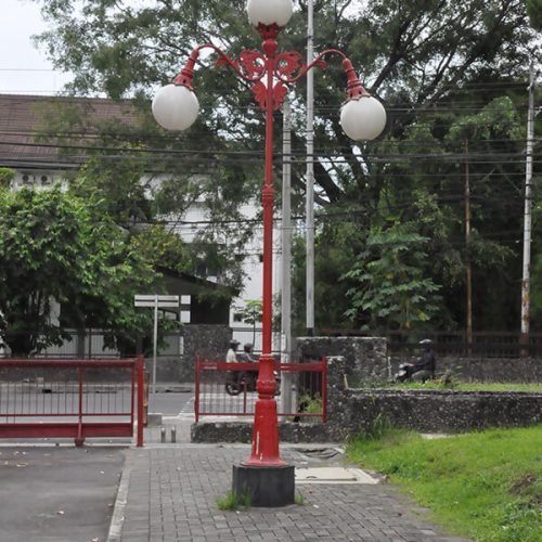 tiang-lampu-UGM-2 tiang-lampu-UGM-2