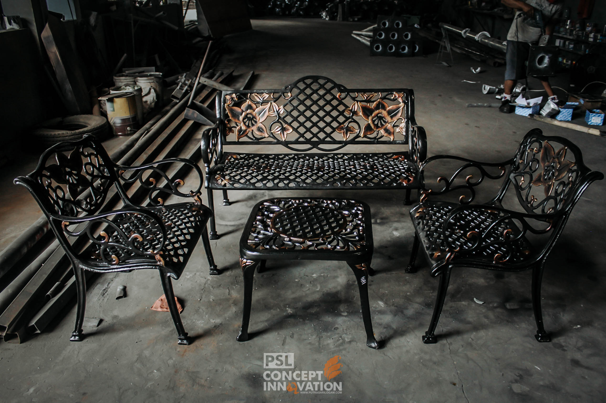 kursi gudang lampuku