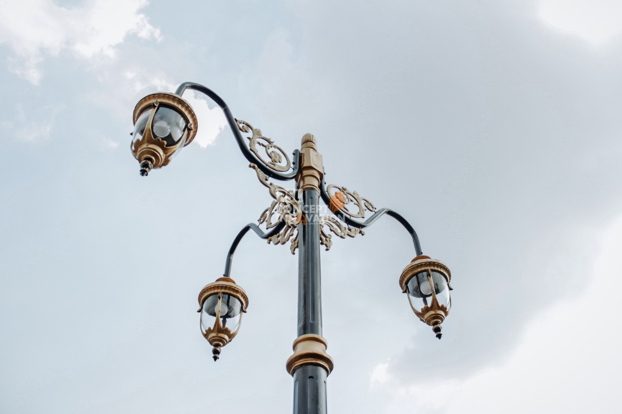 cabang-3-tiang-lampu