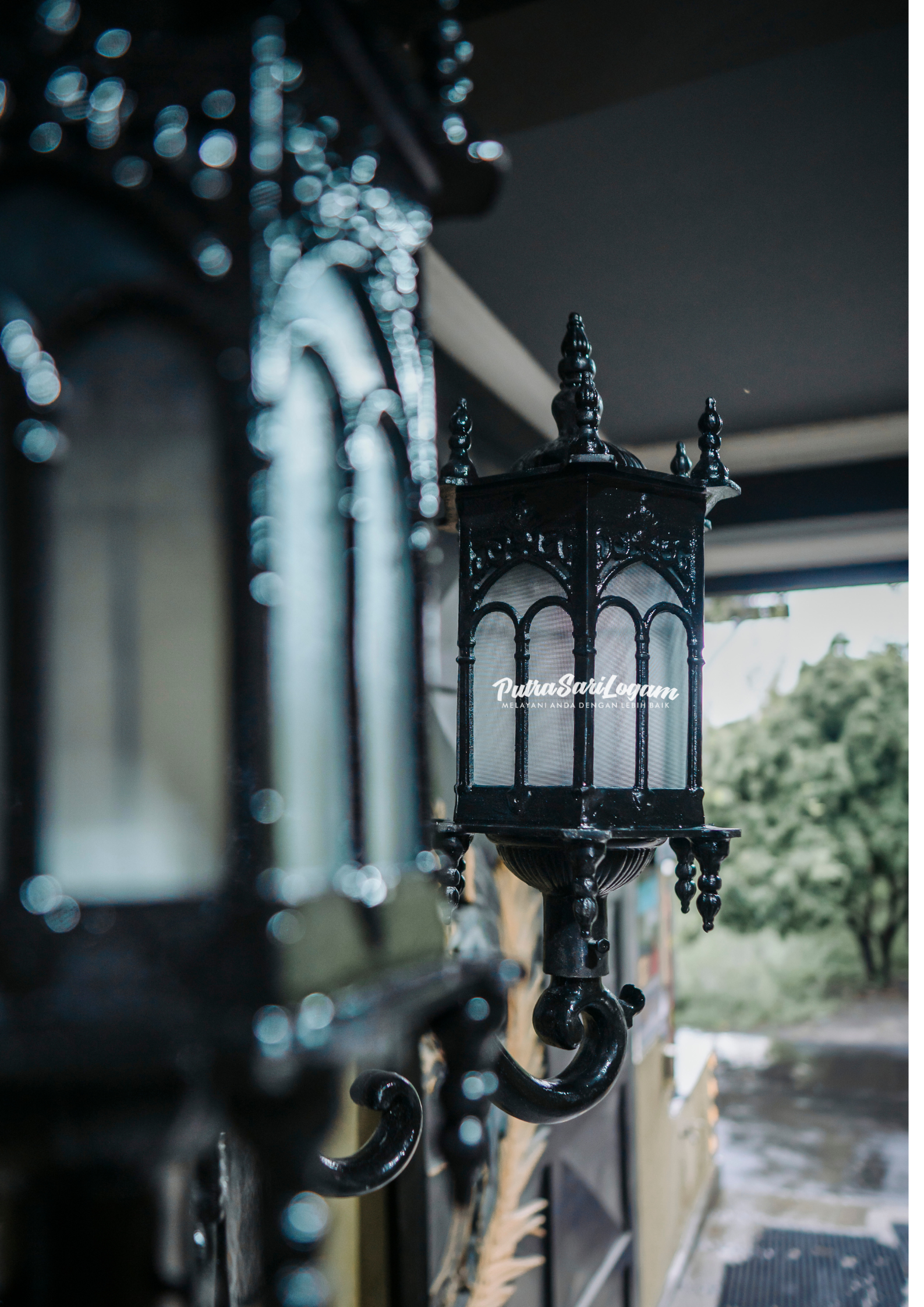 Pengaplikasian Dekorasi Lampu Tempel