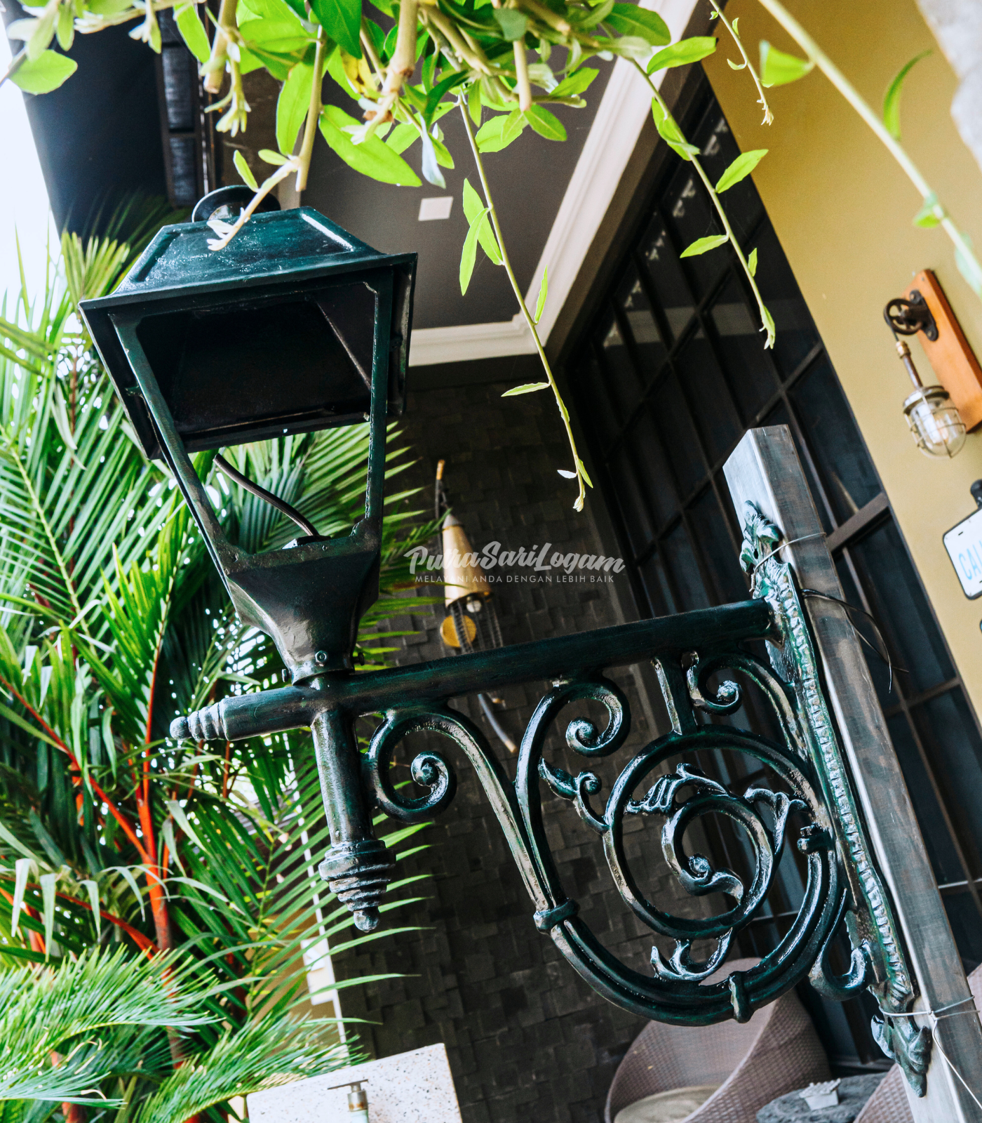 Lampu Tempel Untuk Scientia Square Park