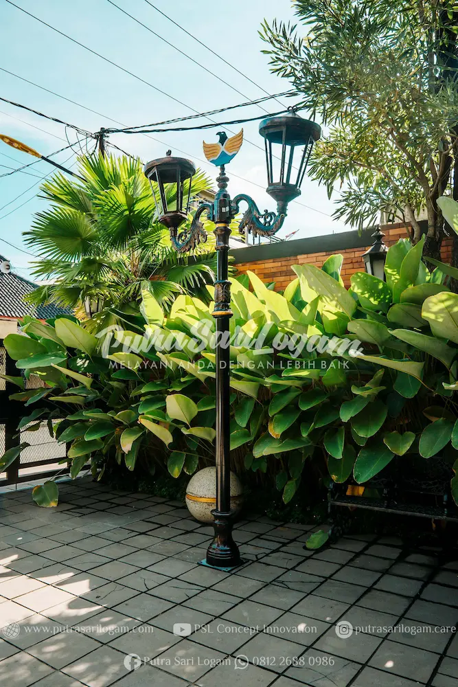 Fungsi dan Estetika Tiang Lampu Dual Arms UNTIDAR