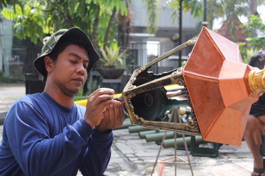 proyek tiang lampu unik lombok tengah