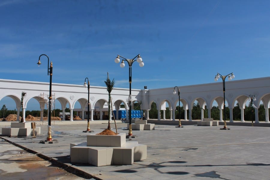 proyek tiang lampu taman ornamental islamic center nunukan kalimantan utara